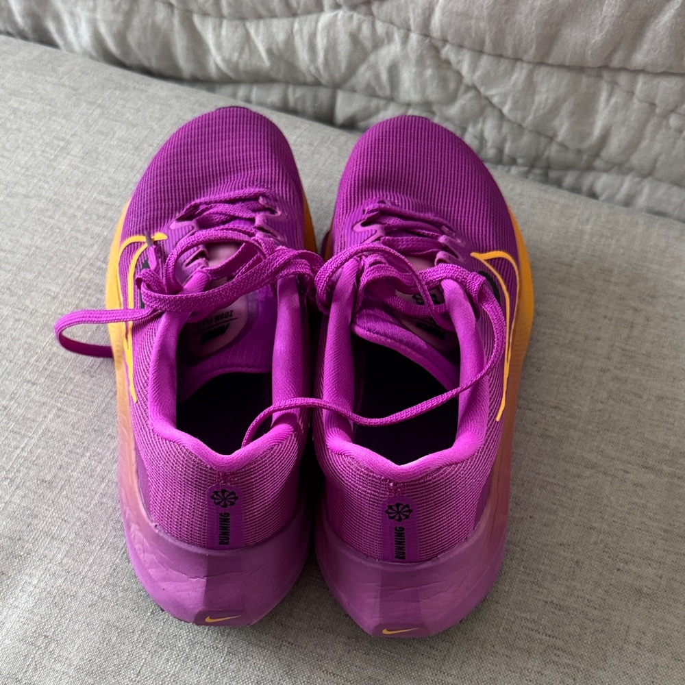 Nike Women's Vibrant Purple and Yellow Athletic Shoes Zoom Fly 5 - Picture 4 of 10